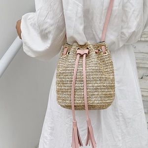 Crossbody bucket bag